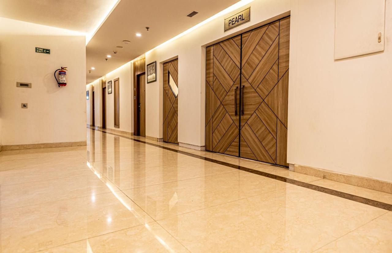 The Elite Lucknow Convention Hotel Exterior photo