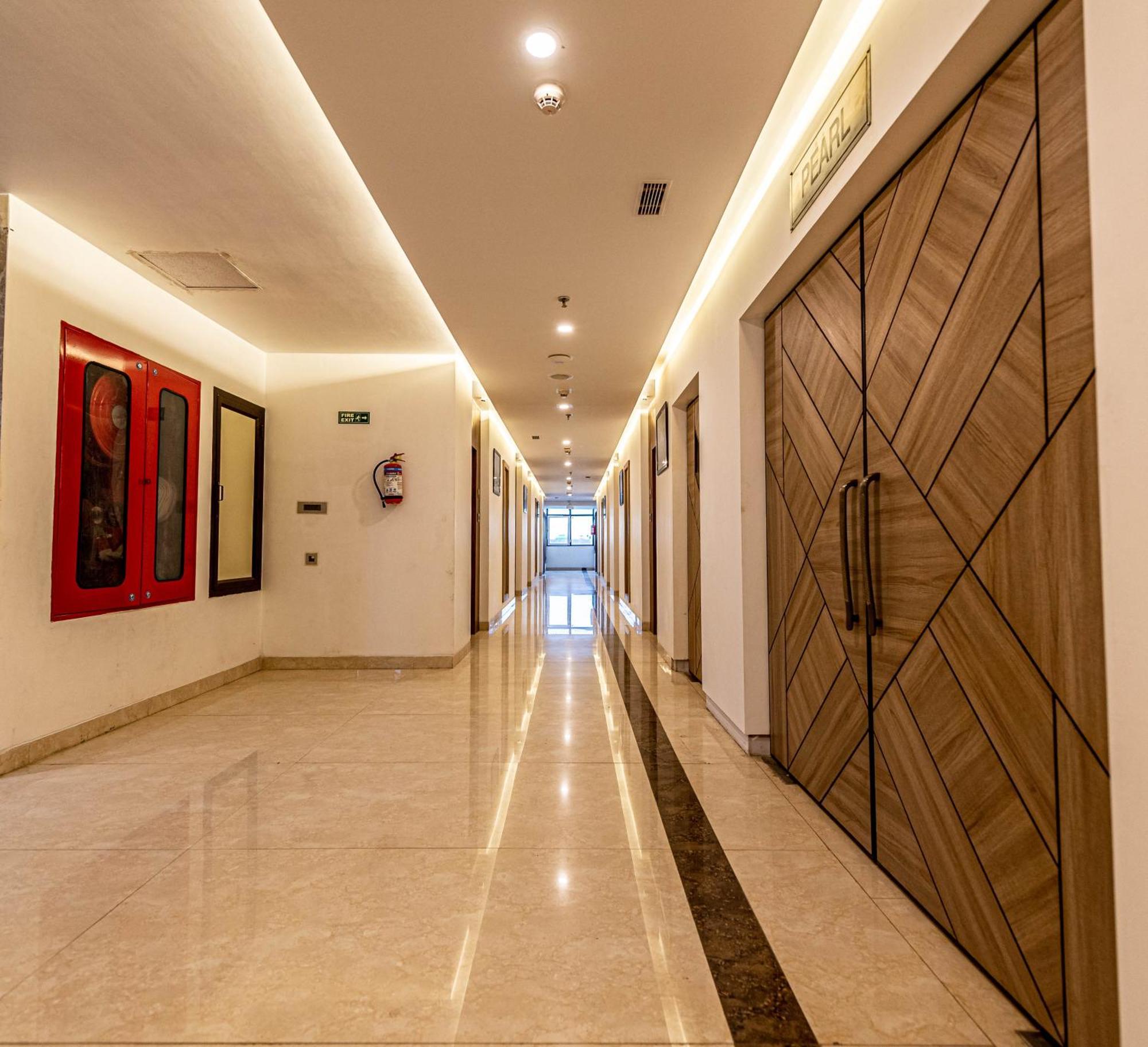 The Elite Lucknow Convention Hotel Exterior photo